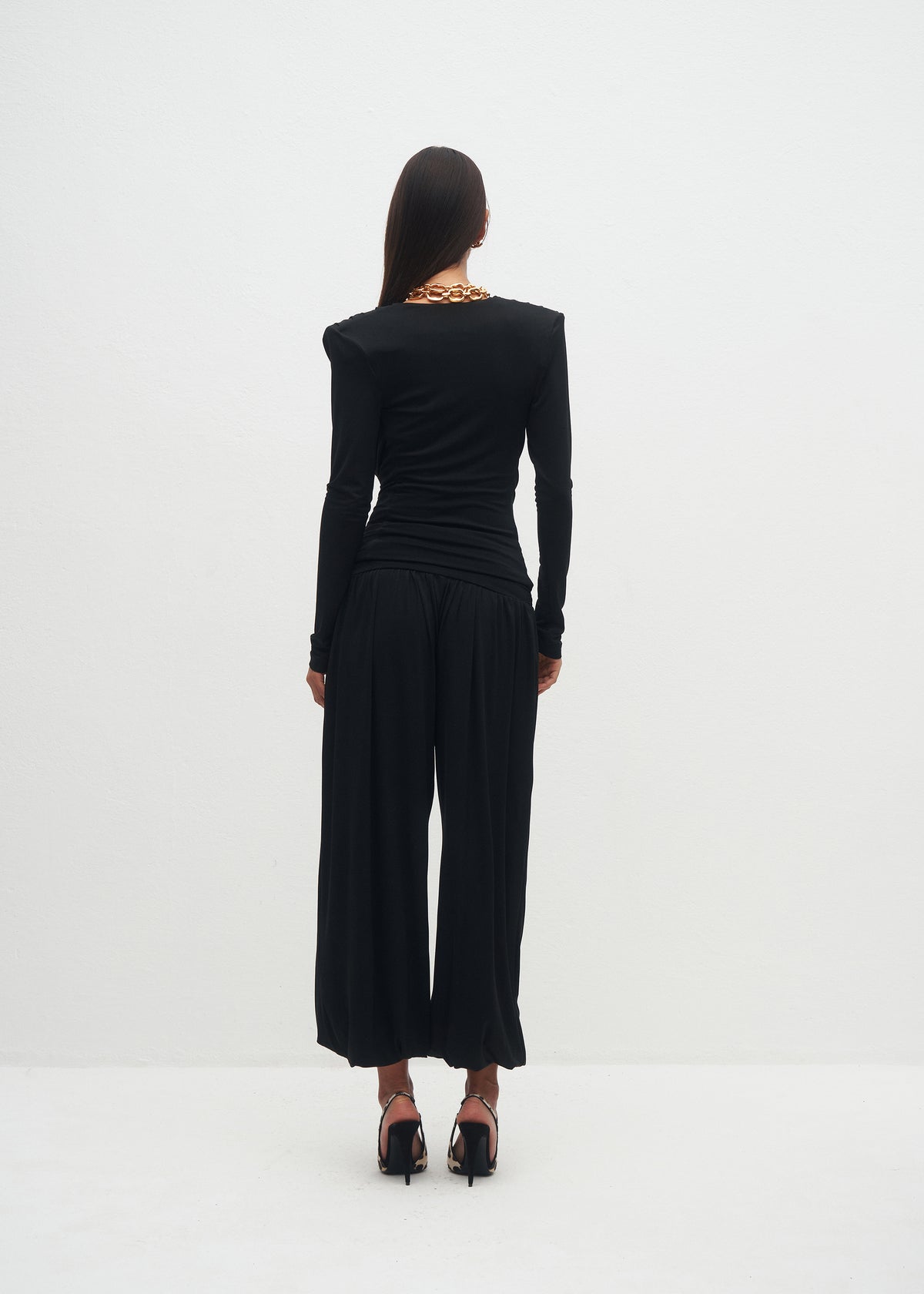 LORIA BLACK BLOUSE