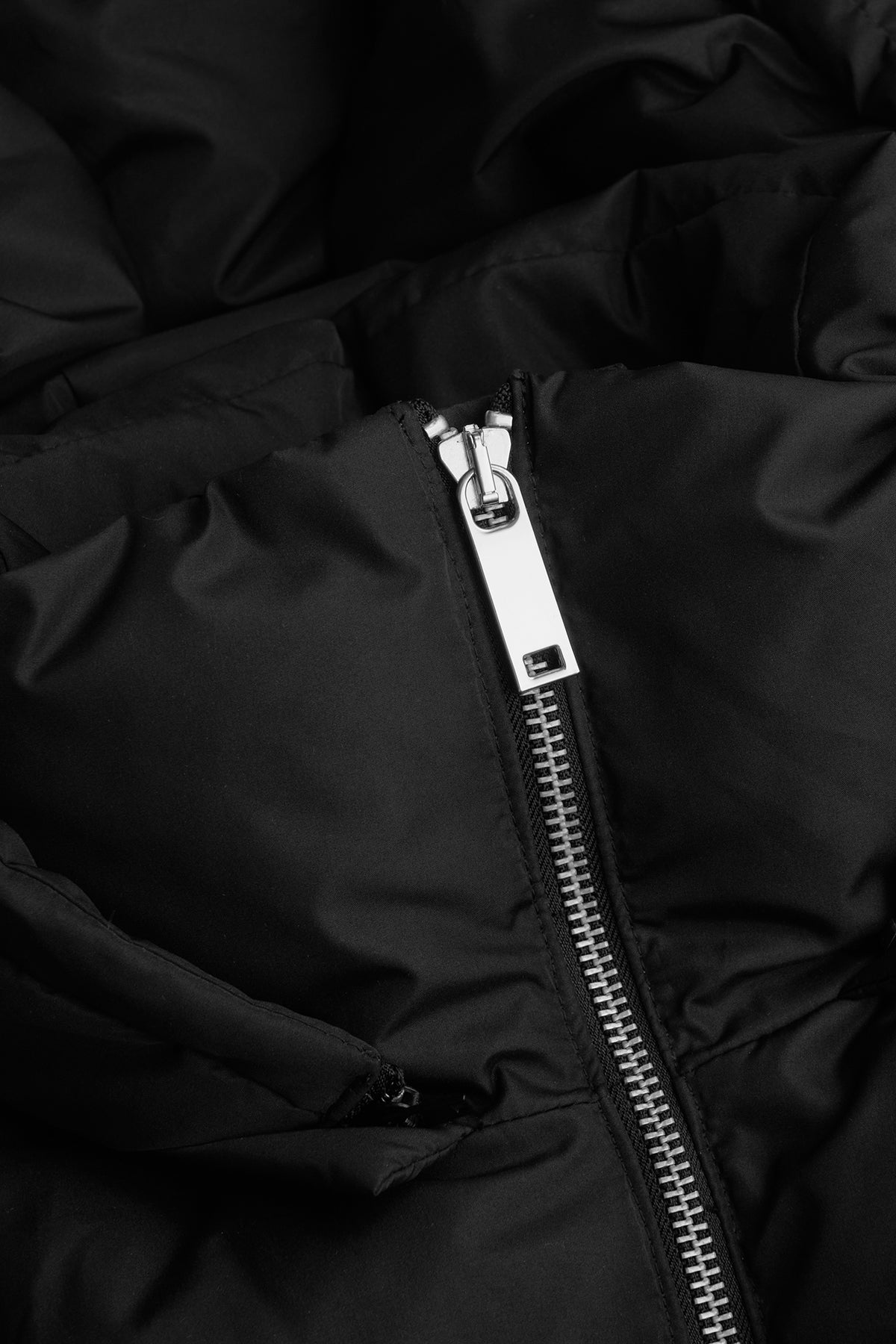 BORMIO HOODED BLACK JACKET 
