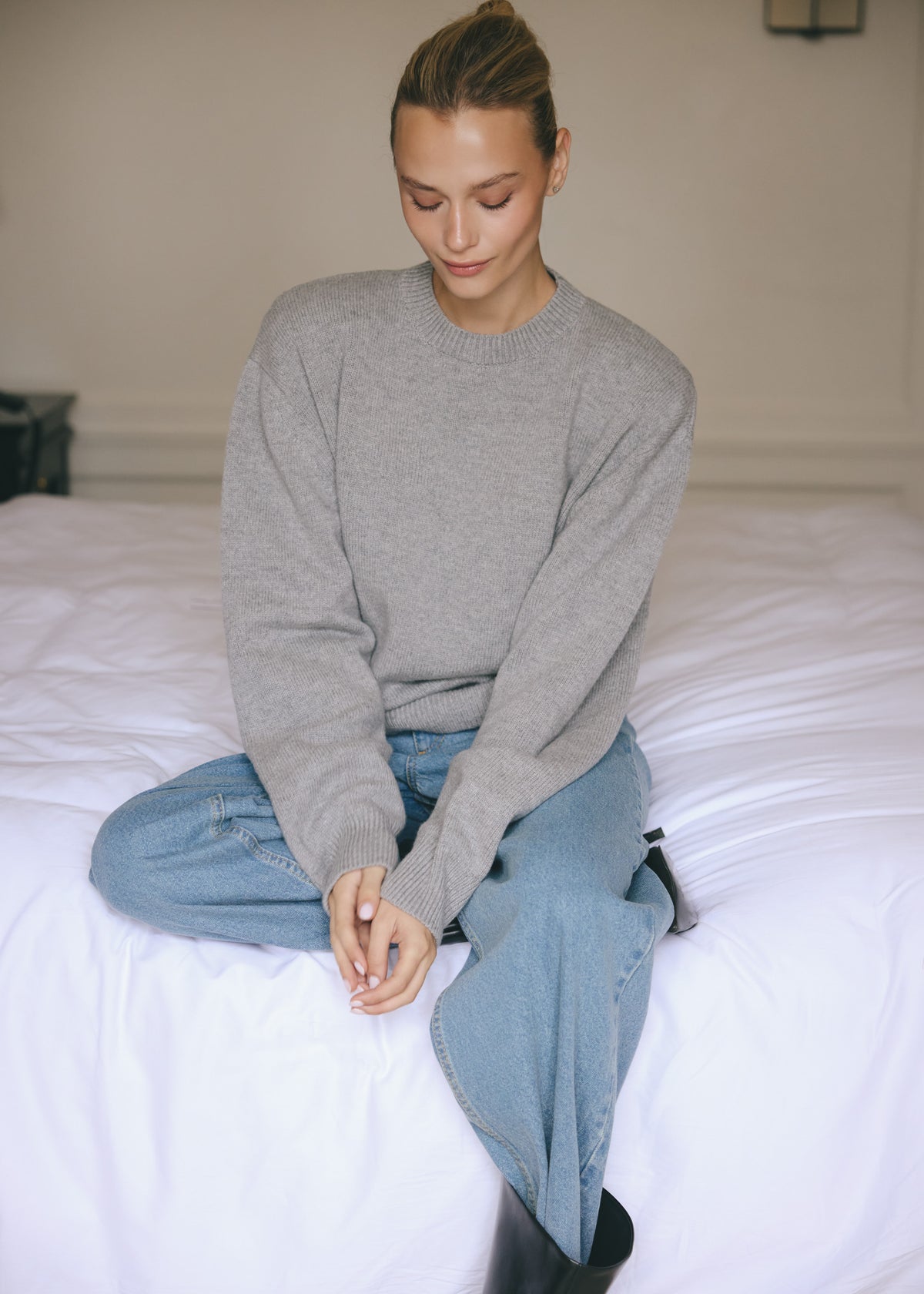 CECILIA LIGHT GREY SWEATER