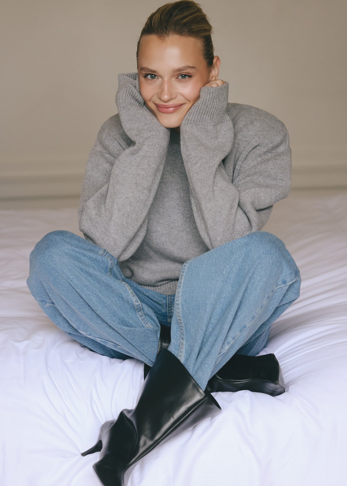 CECILIA LIGHT GREY SWEATER